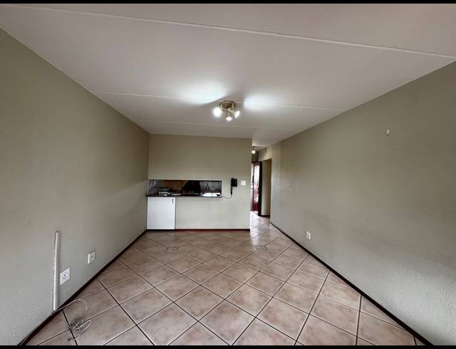 2 BEDROOM APARTMENT FOR SALE IN DOWERGLEN EXT 4